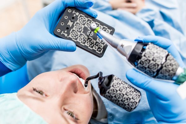 X_NAV implantáció digitális fogászat